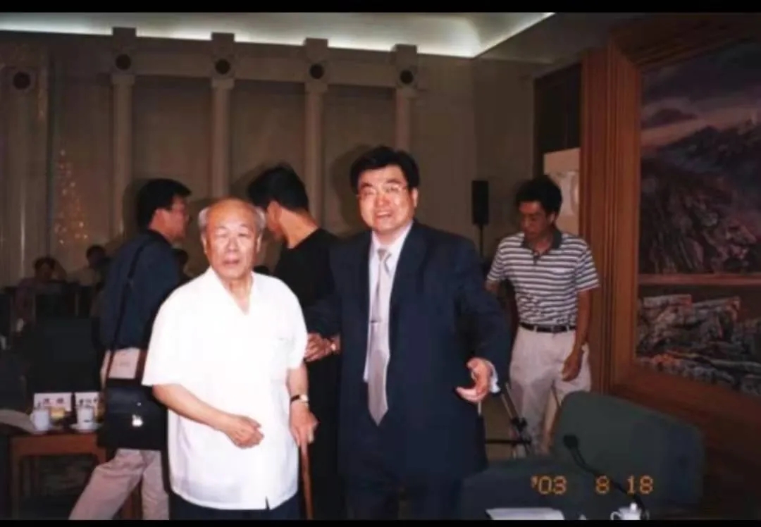 中國網(wǎng)刊載《斯人已逝，墨香猶存——憶歐陽中石先生》 